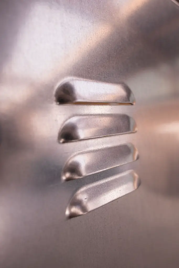 Armoire détail aération.webp