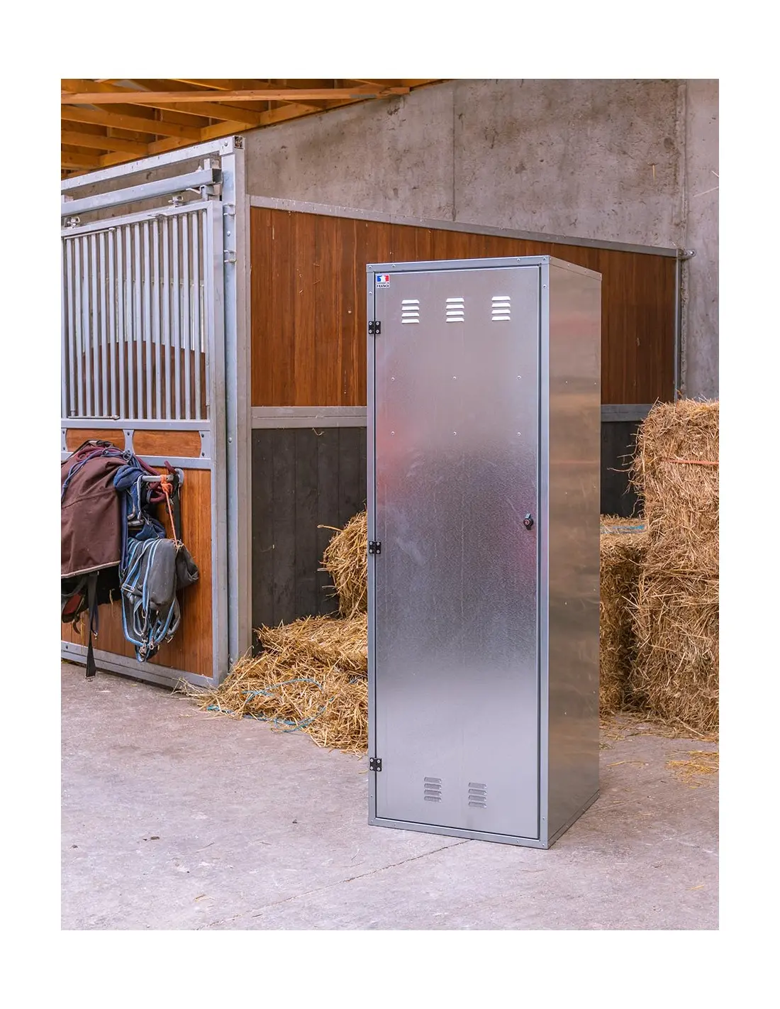 armoire-de-sellerie-saintmartin (1).webp